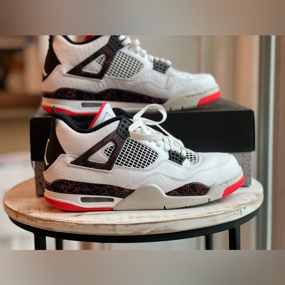 Air Jordan 4 Retro Flight Nostalgia Pale Citron Red VNDS Sneakers Size 9